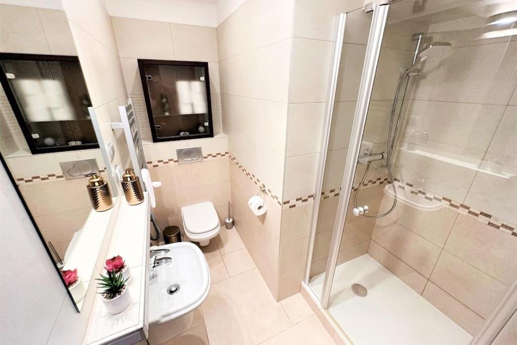 Exclusive Penthouse Near Citycenter 120M2 +Netflix Cracovia Esterno foto